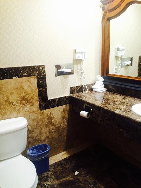 Travelers Inn Lax/Лоундейл Екстериор снимка