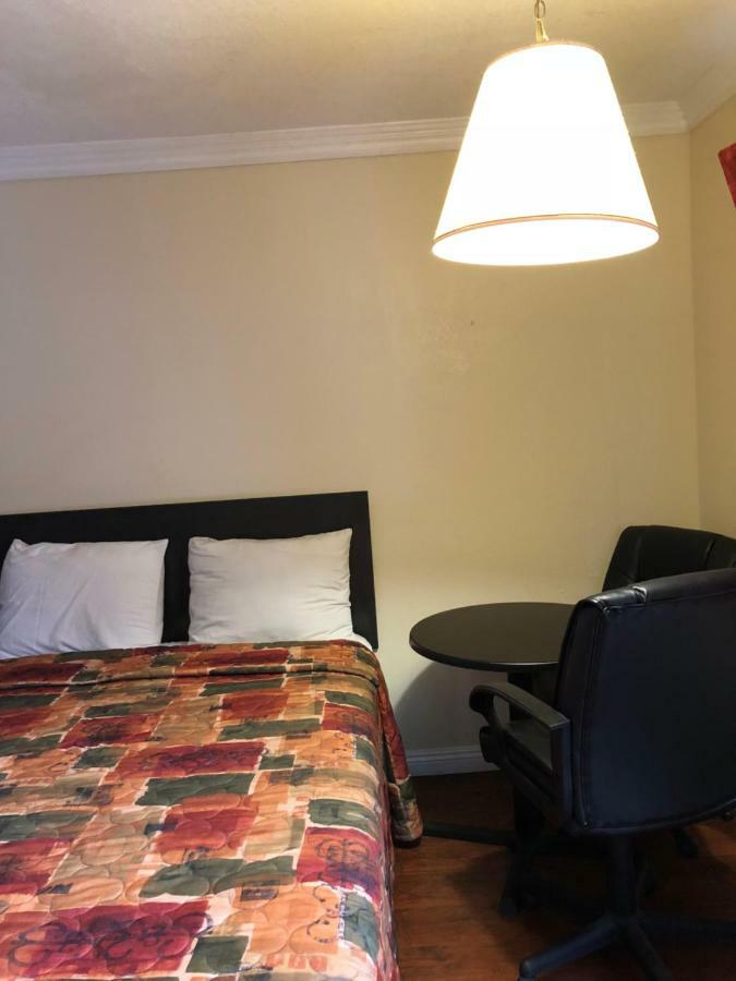 Travelers Inn Lax/Лоундейл Екстериор снимка
