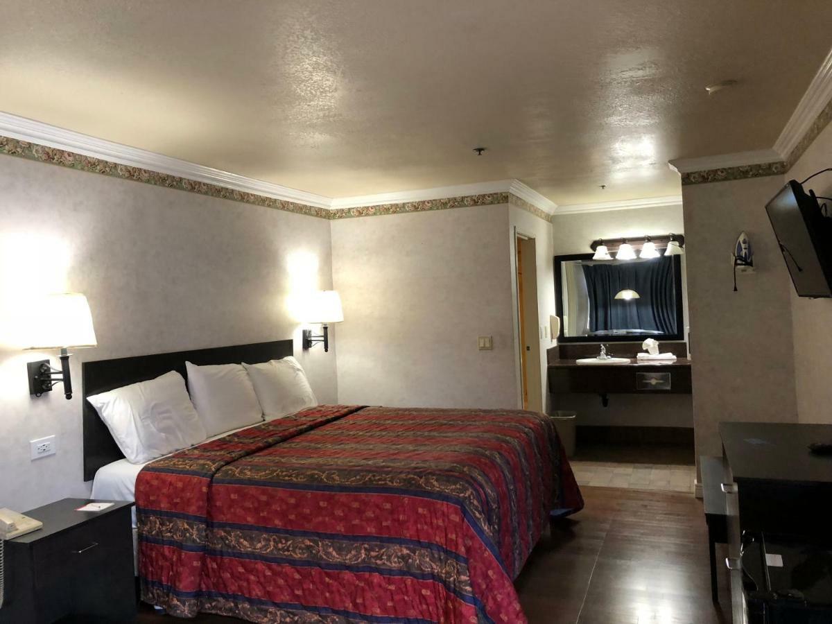 Travelers Inn Lax/Лоундейл Екстериор снимка