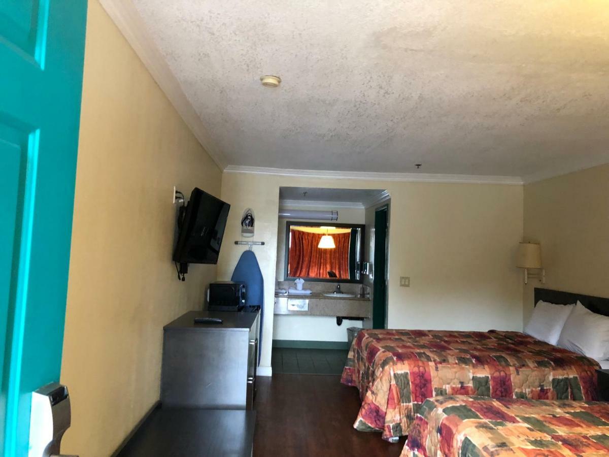 Travelers Inn Lax/Лоундейл Екстериор снимка